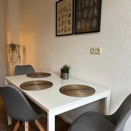 Modernes - Alt-west Apartment *